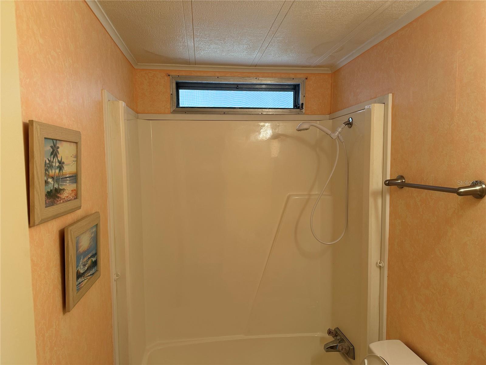 Image 12 of 16 For 109 Lakeview Drive