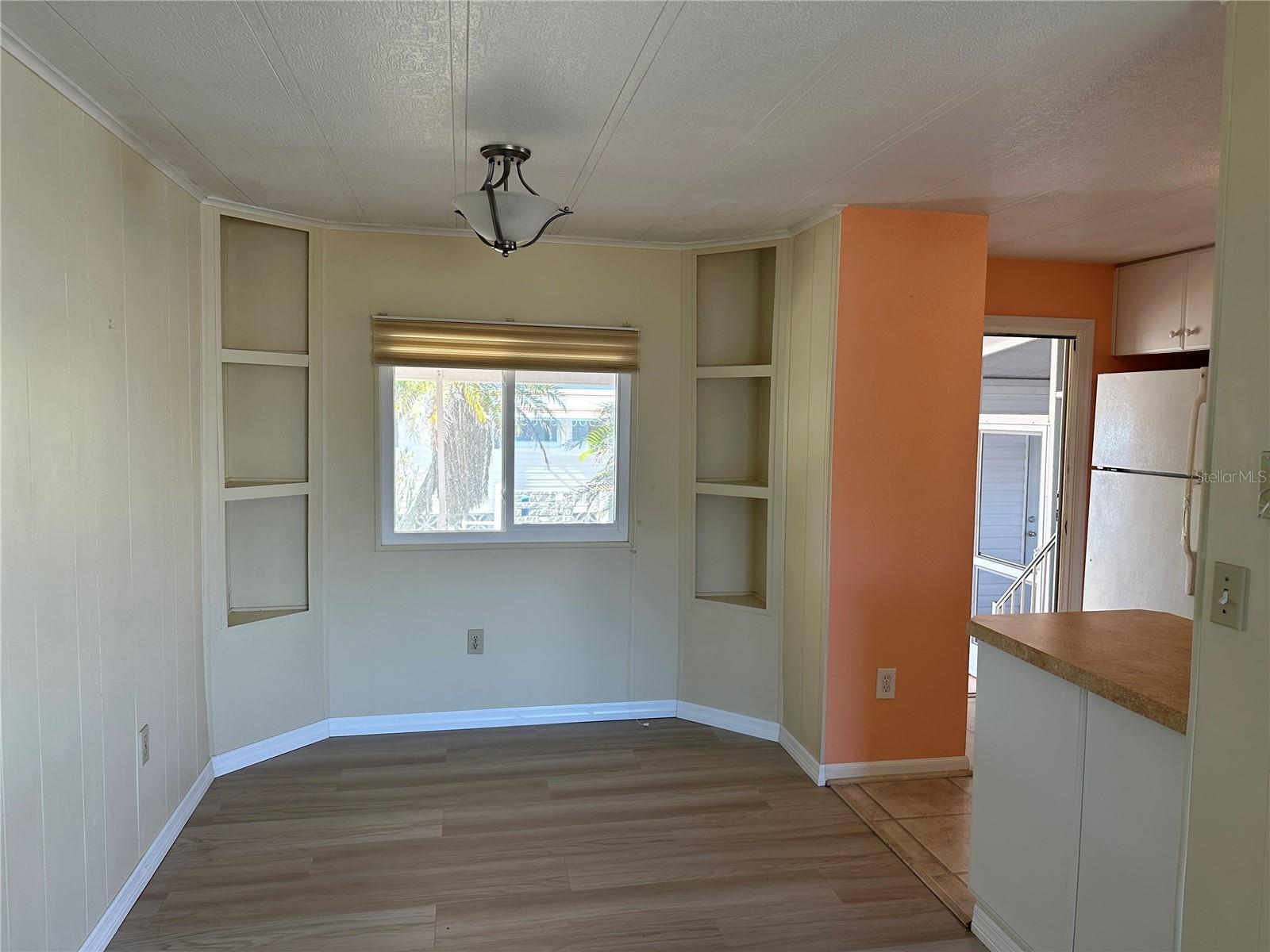 Image 9 of 16 For 109 Lakeview Drive