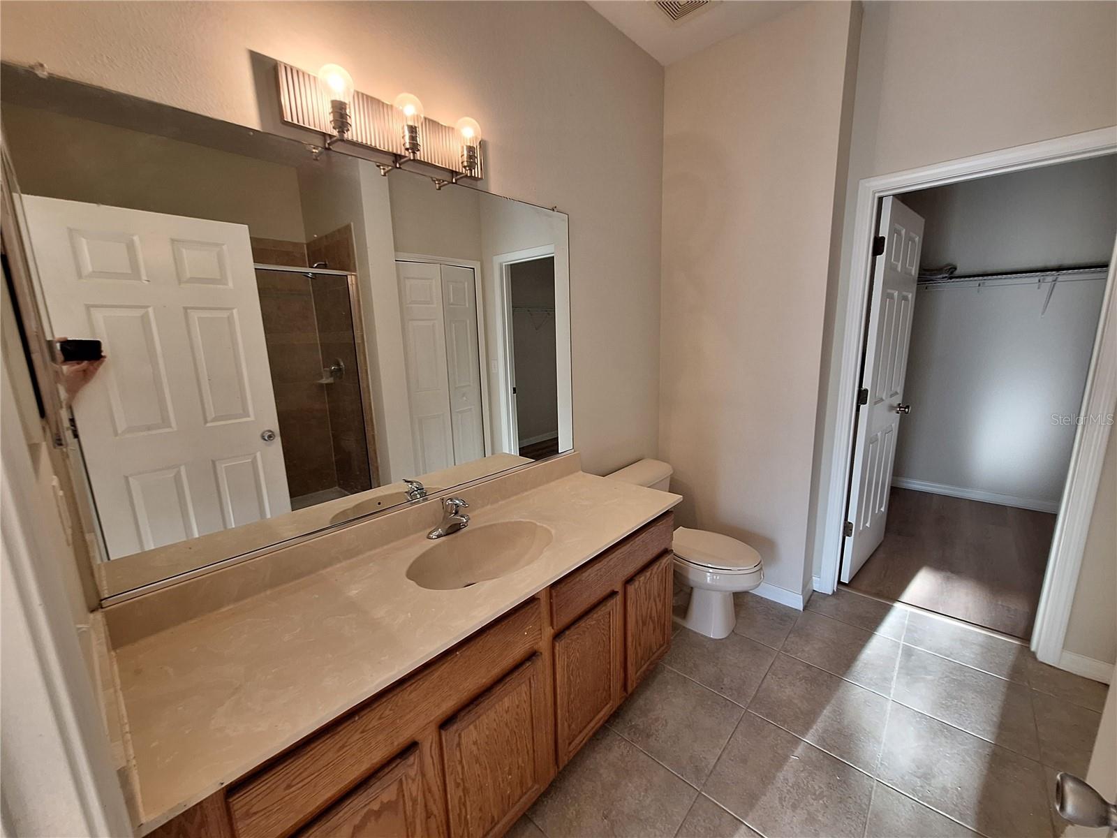 Image 11 of 35 For 3709 Parkridge Circle 7-204