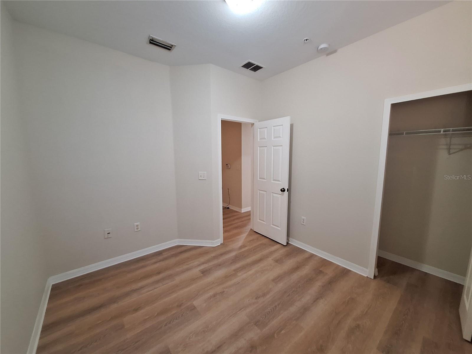 Image 23 of 35 For 3709 Parkridge Circle 7-204