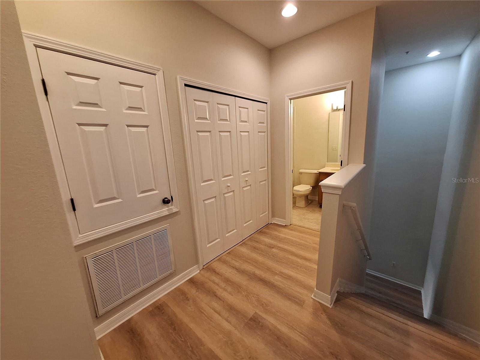 Image 24 of 35 For 3709 Parkridge Circle 7-204