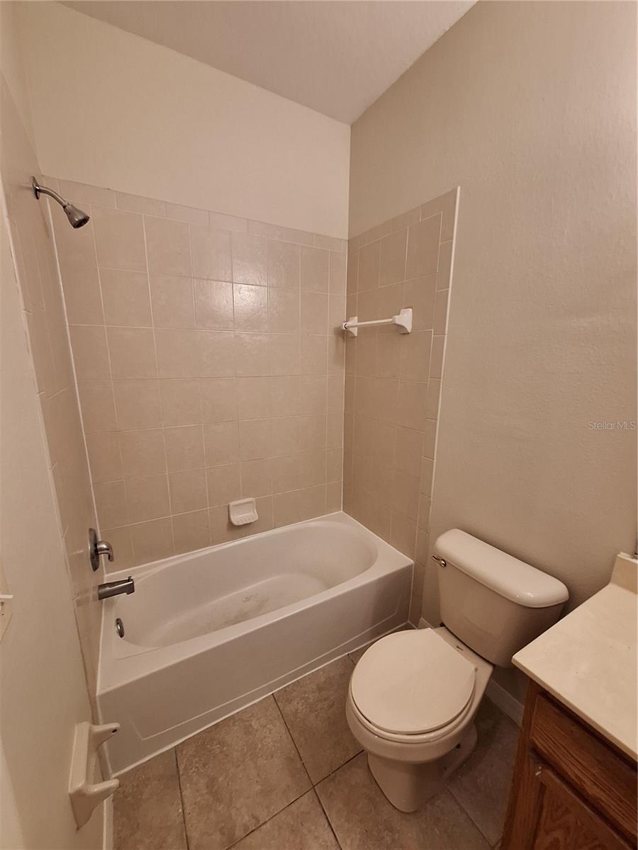 Image 26 of 35 For 3709 Parkridge Circle 7-204