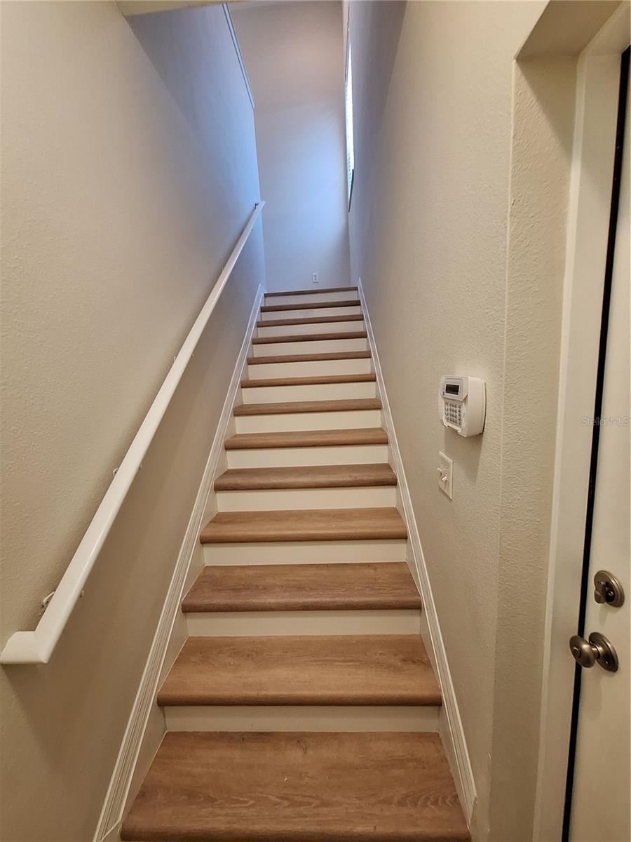 Image 3 of 35 For 3709 Parkridge Circle 7-204