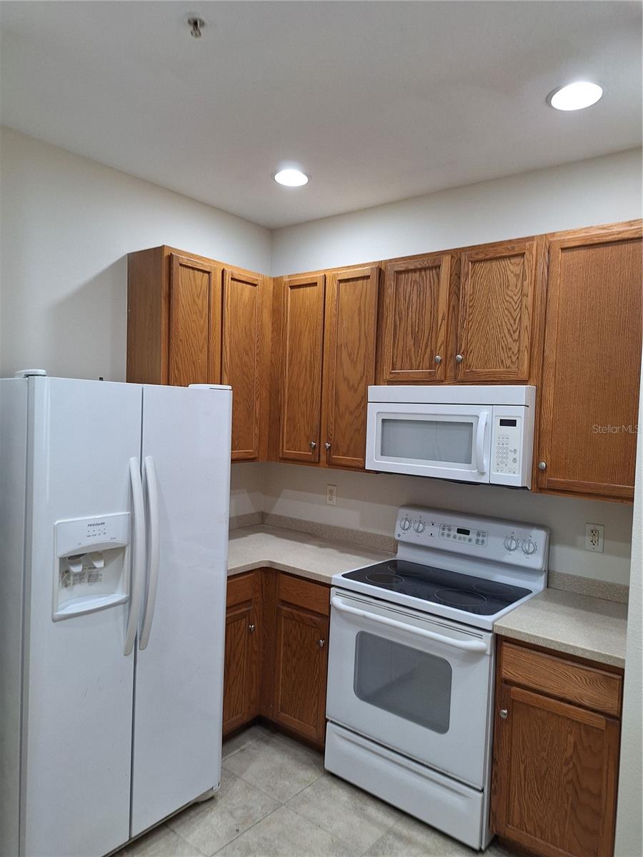 Image 8 of 35 For 3709 Parkridge Circle 7-204