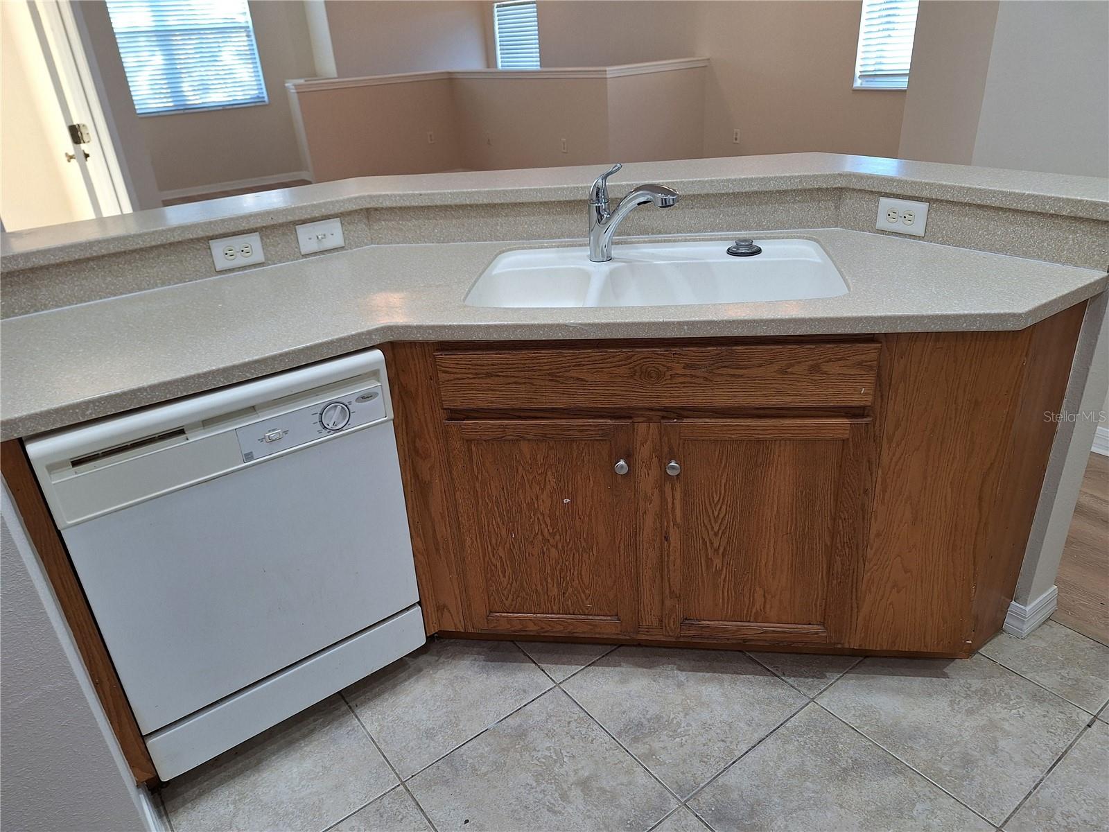 Image 9 of 35 For 3709 Parkridge Circle 7-204