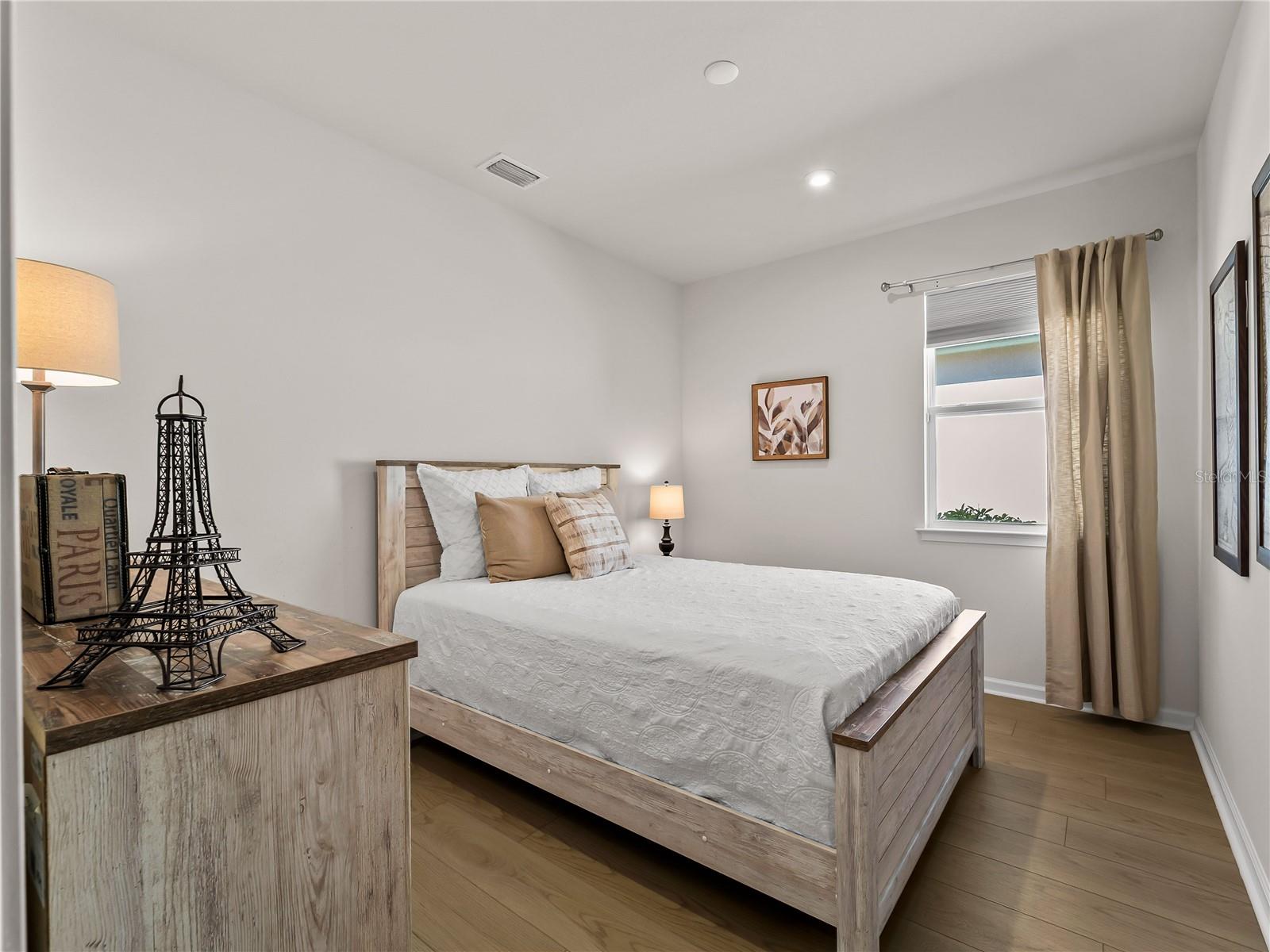 Image 21 of 76 For 20381 Minuet Place