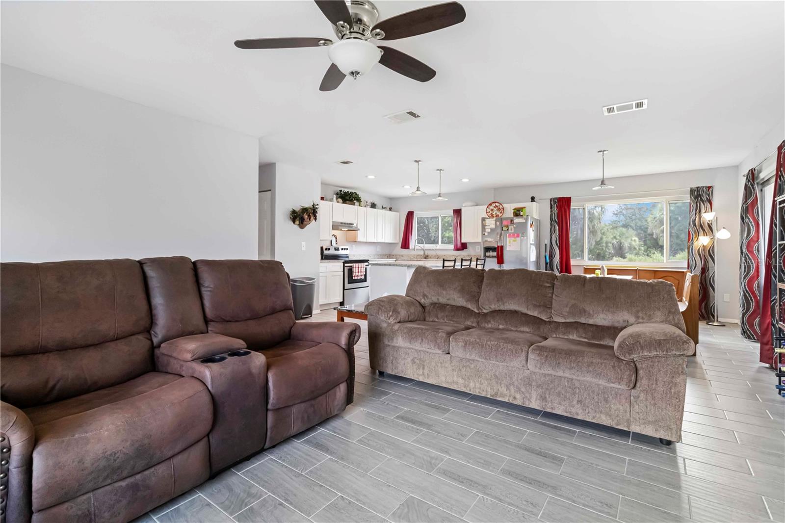 Image 10 of 38 For 20550 Edgewater Drive