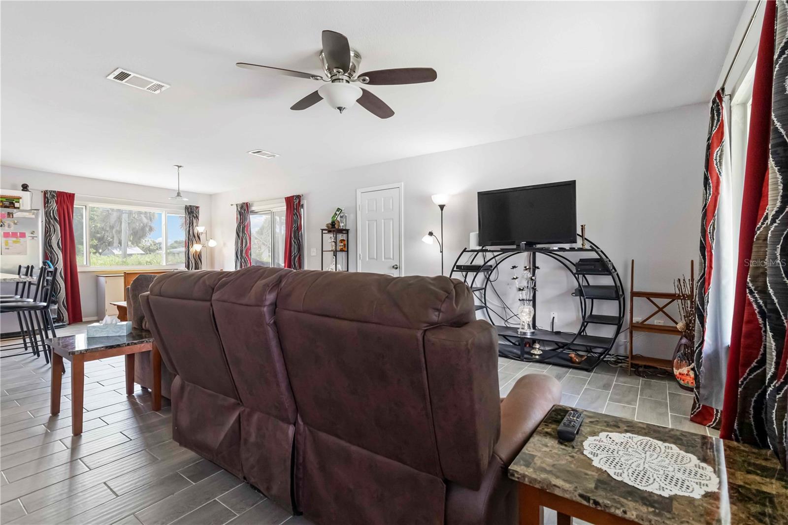 Image 7 of 38 For 20550 Edgewater Drive