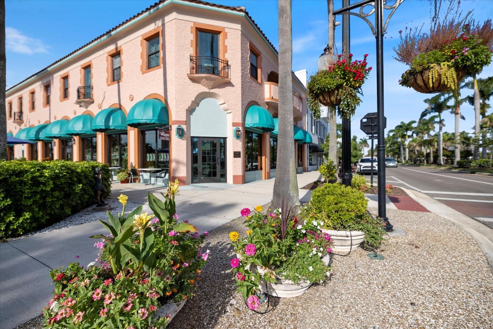 Image 52 of 59 For 625 Back Nine Drive