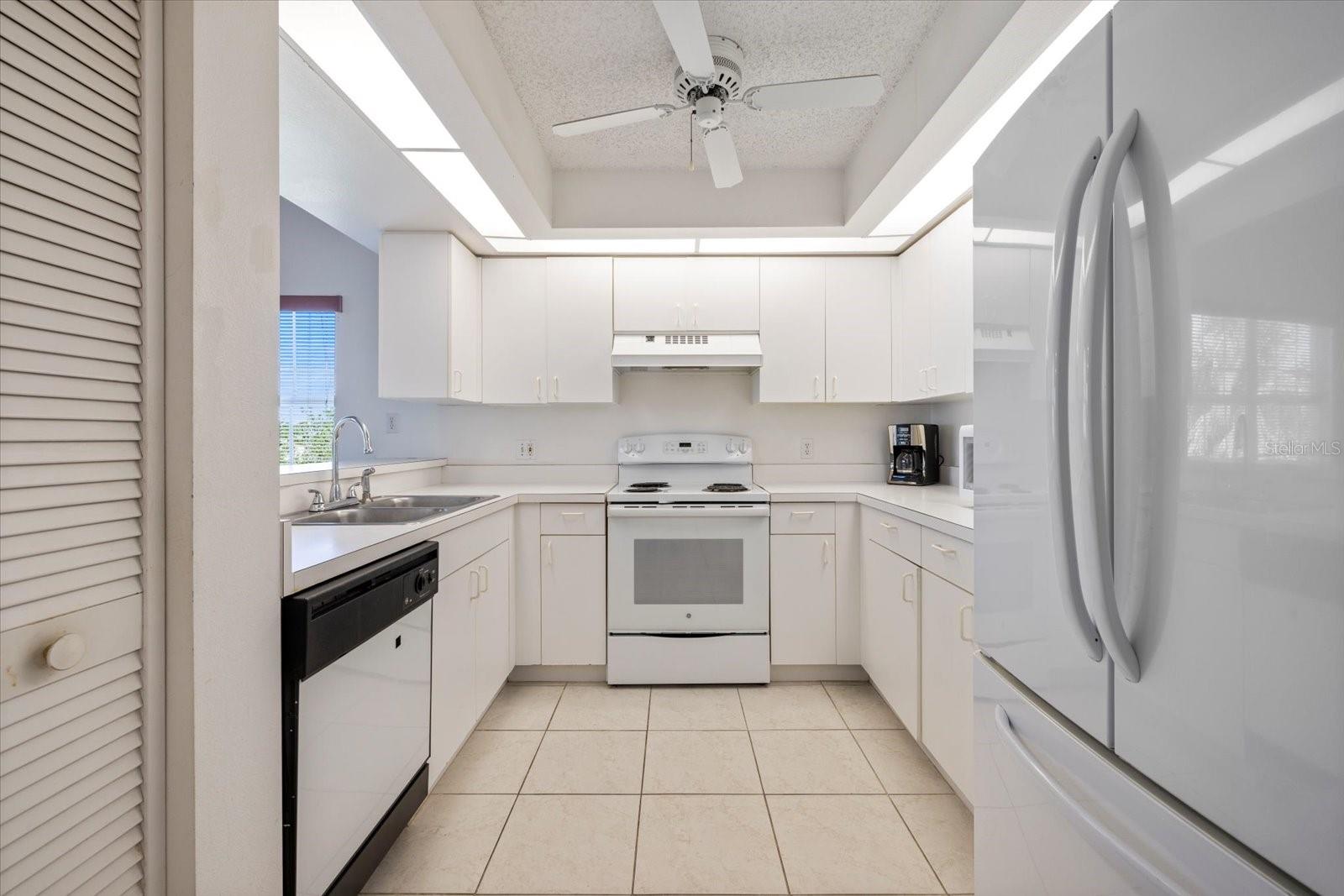 Image 12 of 48 For 841 Waterside Drive 206