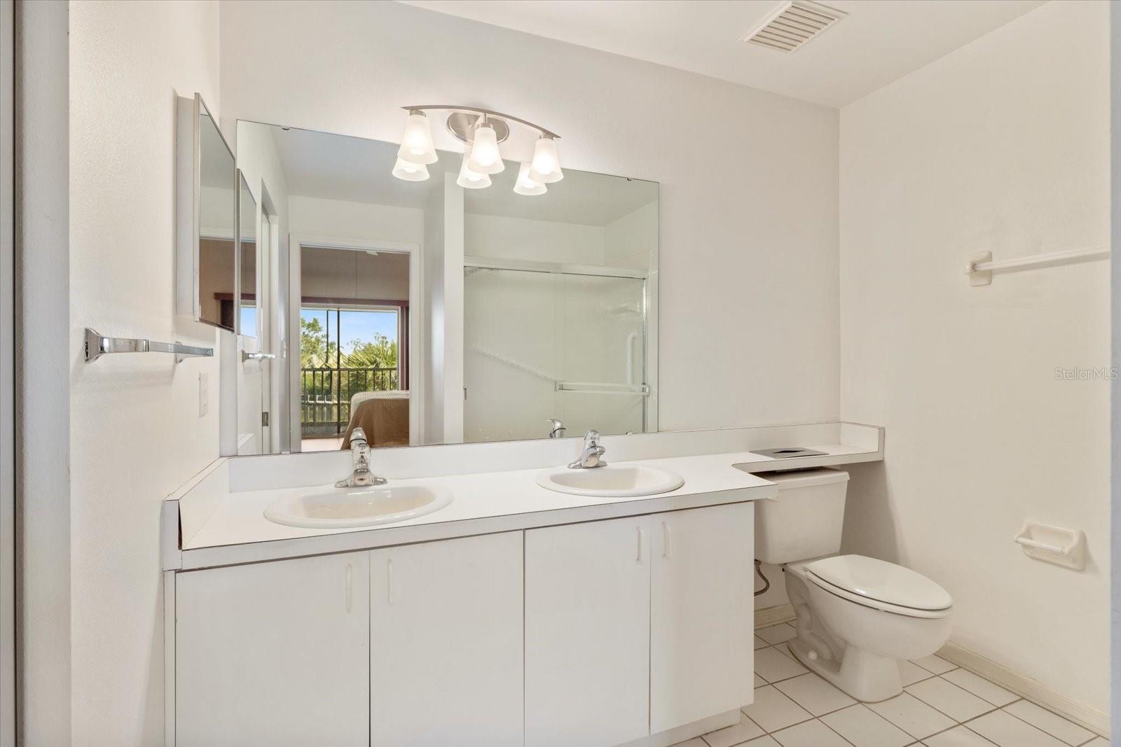 Image 20 of 48 For 841 Waterside Drive 206