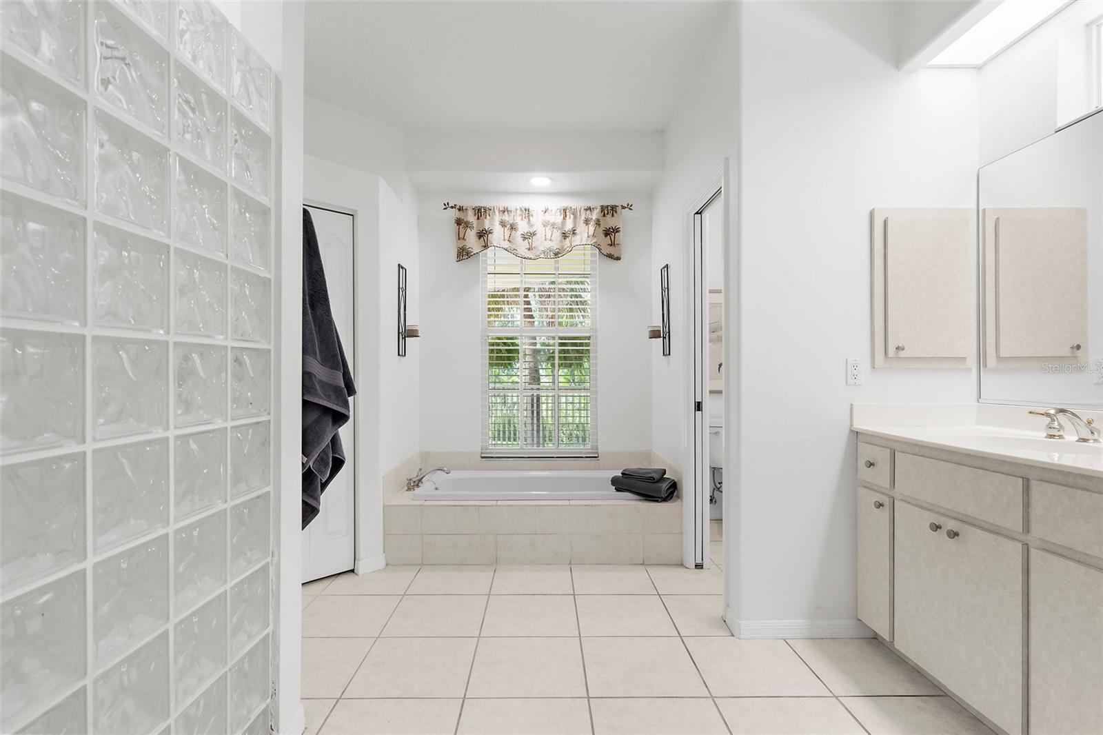 Image 17 of 72 For 710 River Road