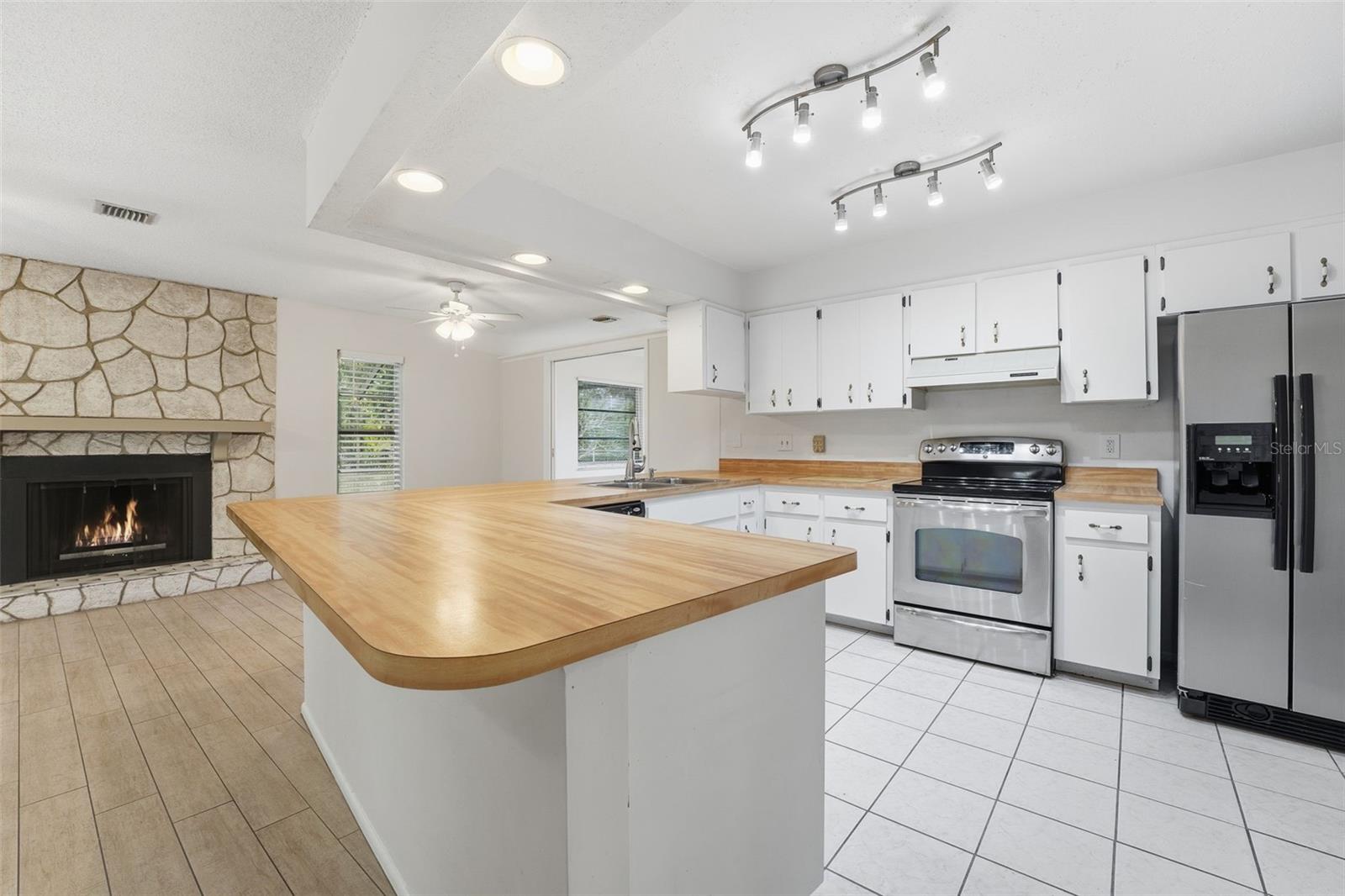 Image 11 of 37 For 285 Lorraine Avenue