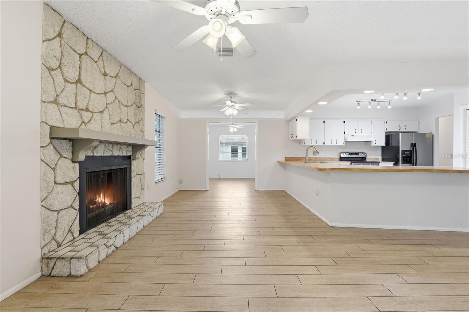 Image 13 of 37 For 285 Lorraine Avenue