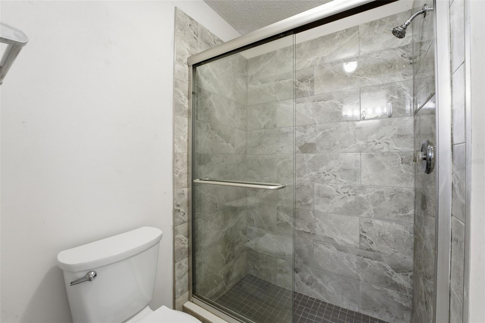 Image 20 of 37 For 285 Lorraine Avenue