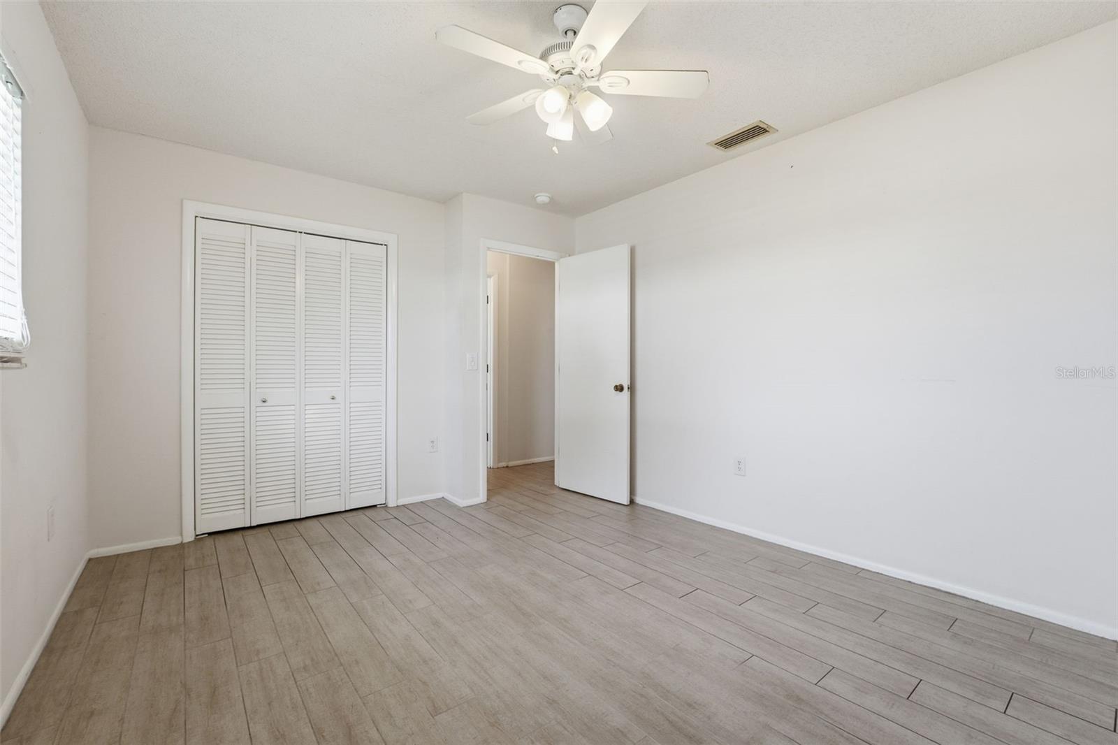 Image 22 of 37 For 285 Lorraine Avenue