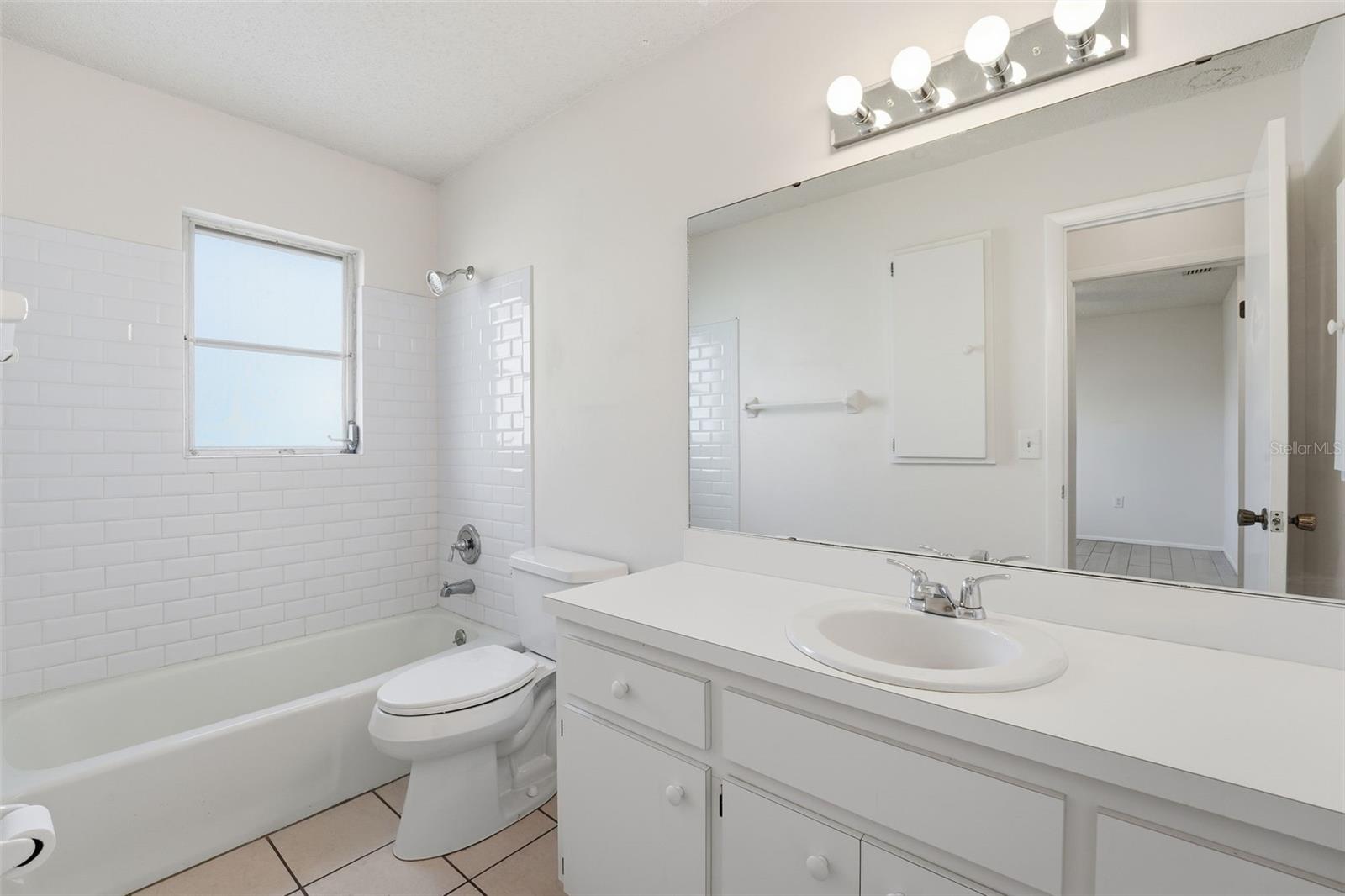 Image 23 of 37 For 285 Lorraine Avenue