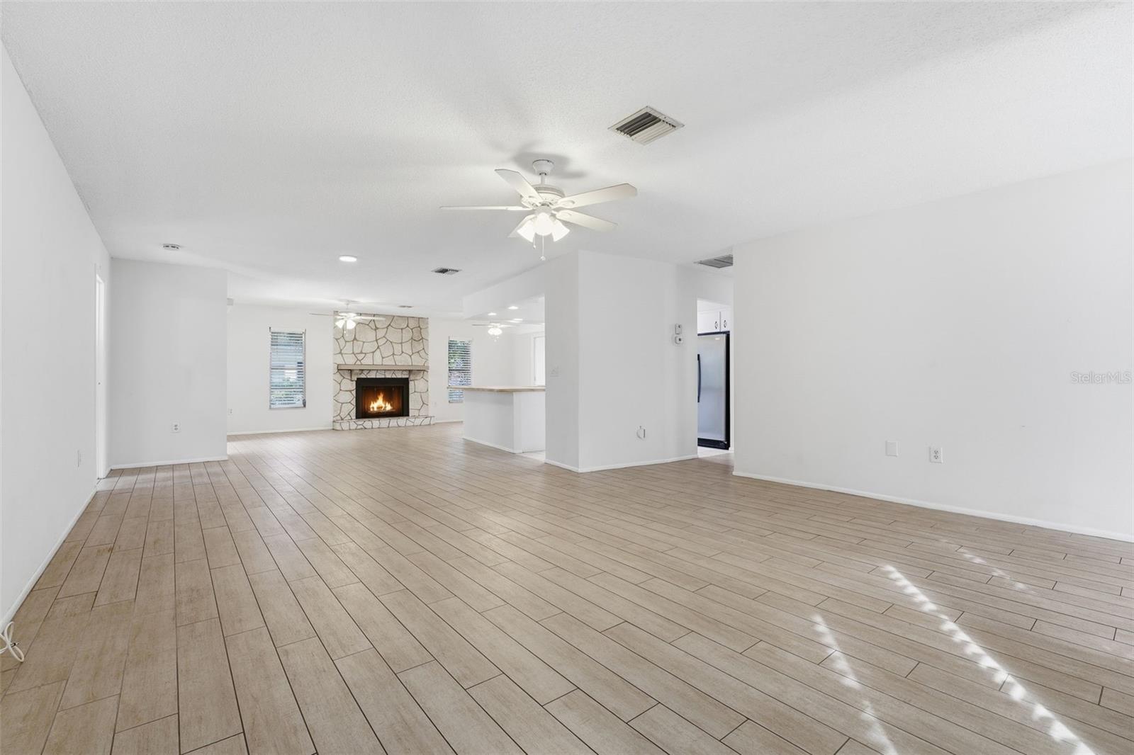 Image 4 of 37 For 285 Lorraine Avenue