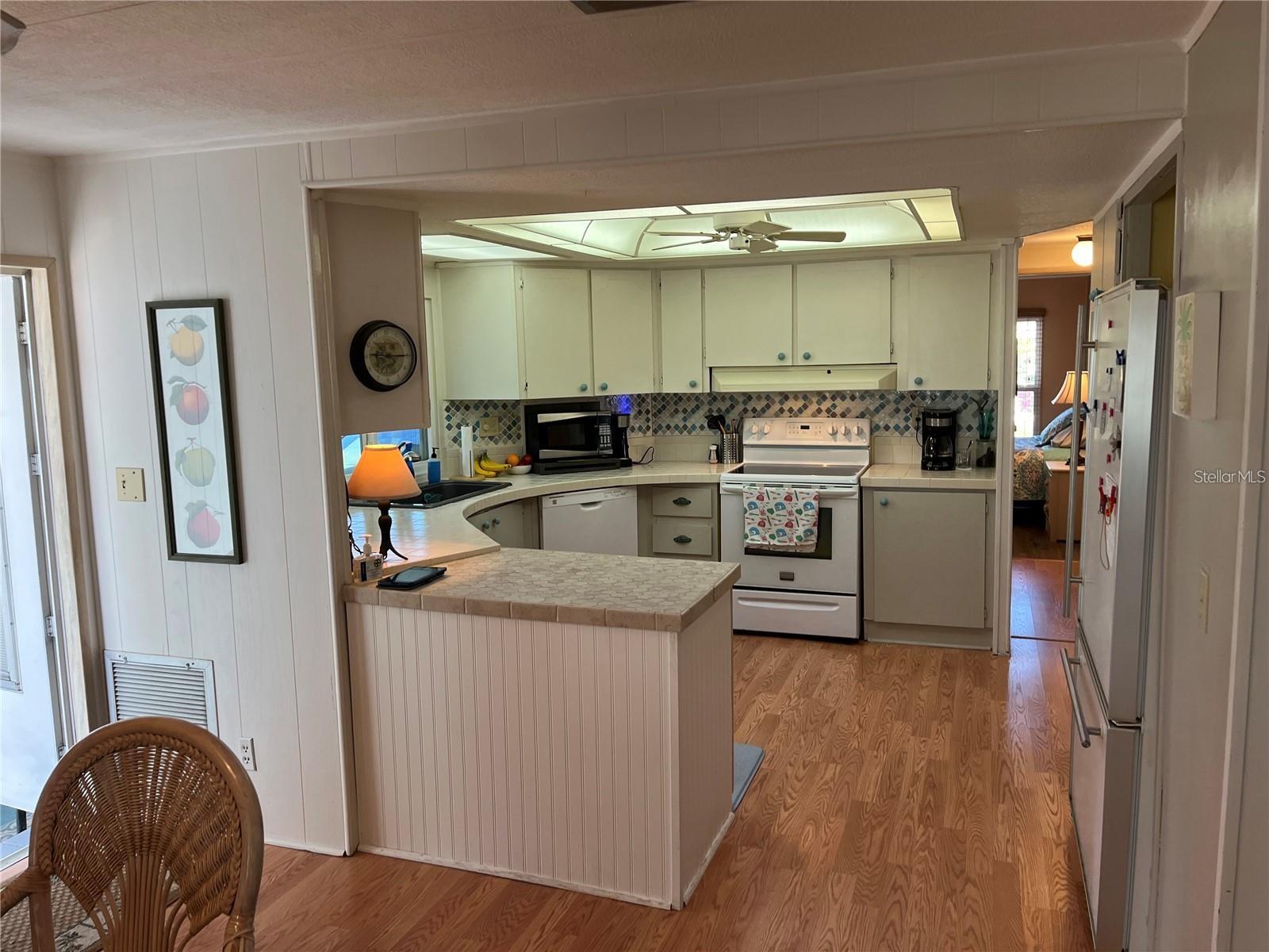 Image 10 of 53 For 919 Cortina Boulevard