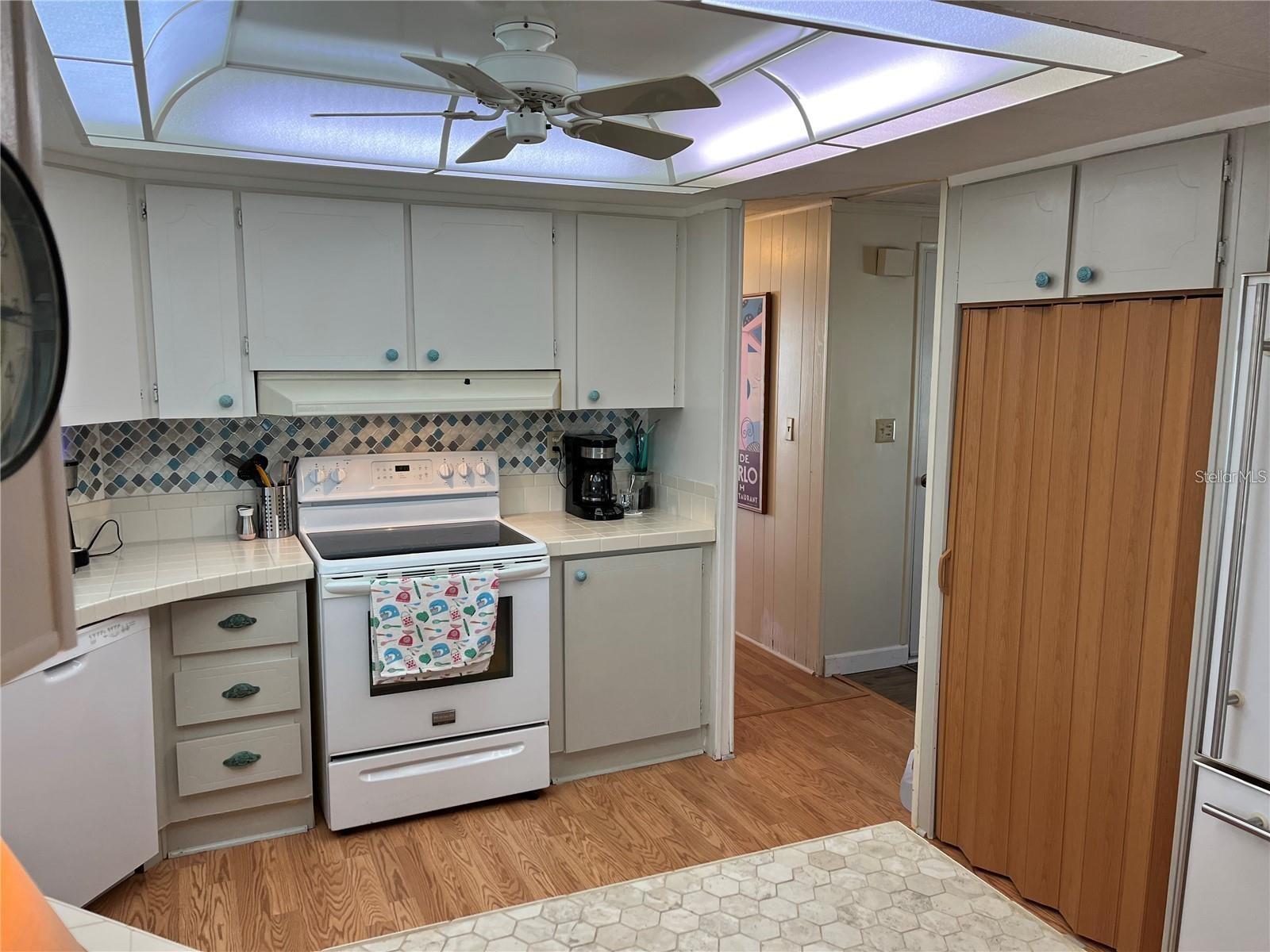 Image 14 of 53 For 919 Cortina Boulevard