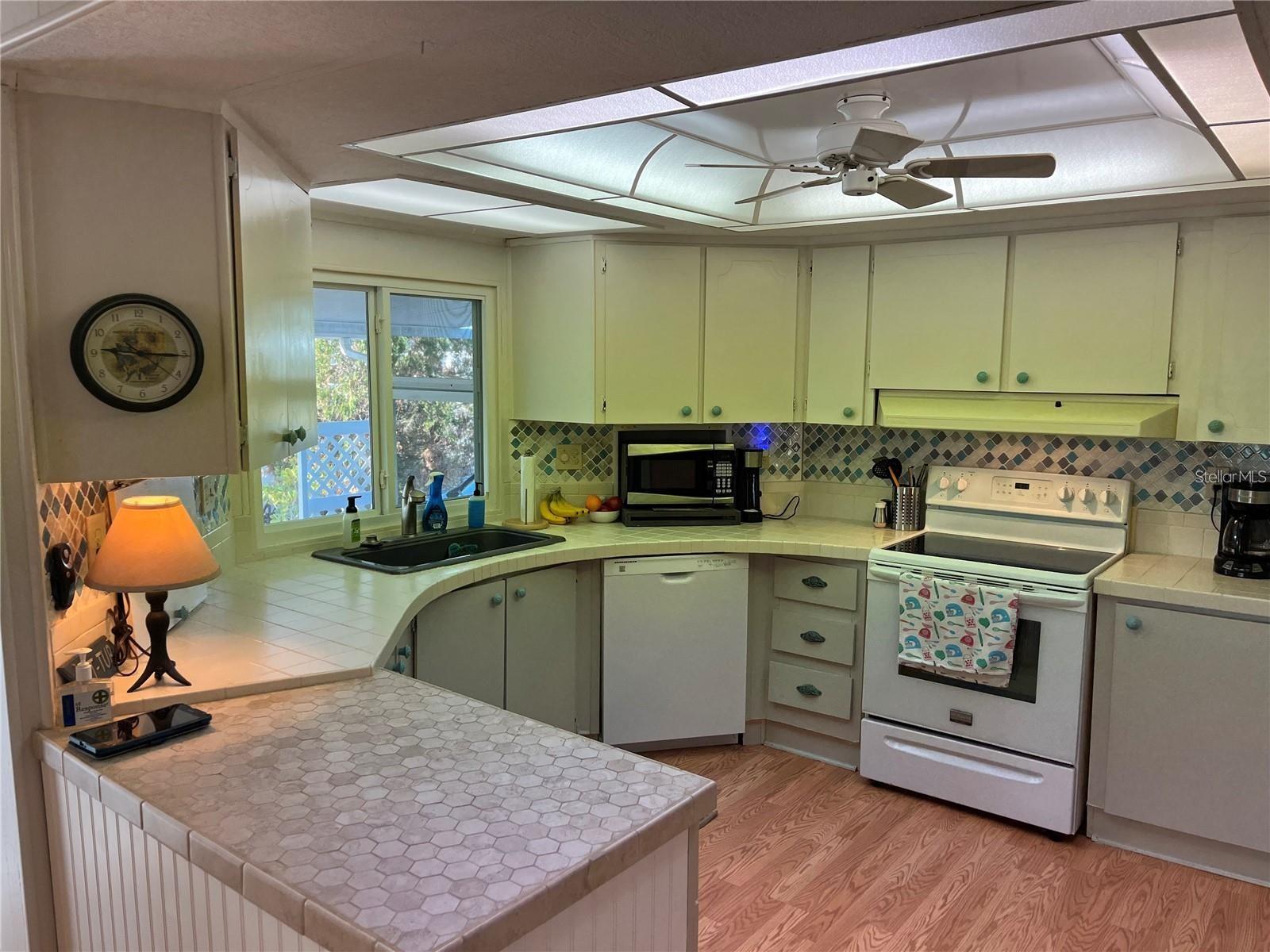 Image 15 of 53 For 919 Cortina Boulevard