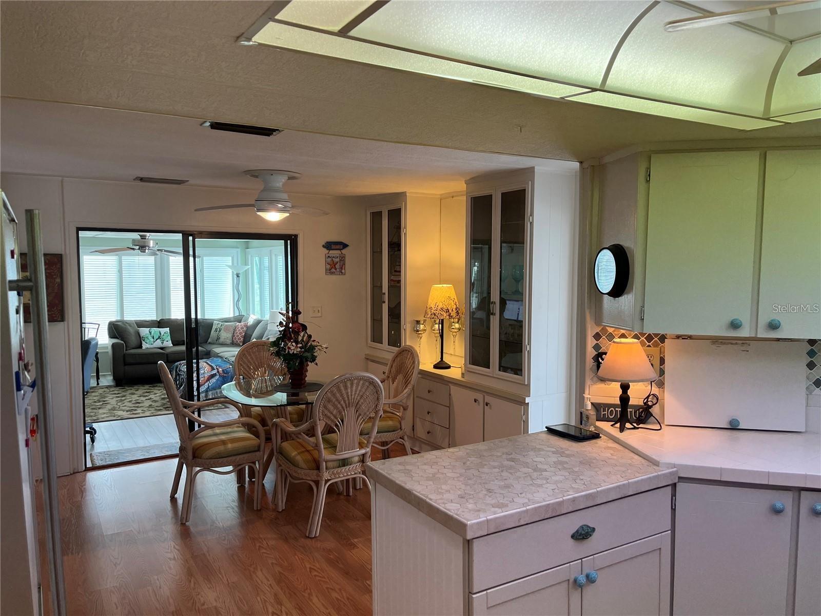 Image 16 of 53 For 919 Cortina Boulevard