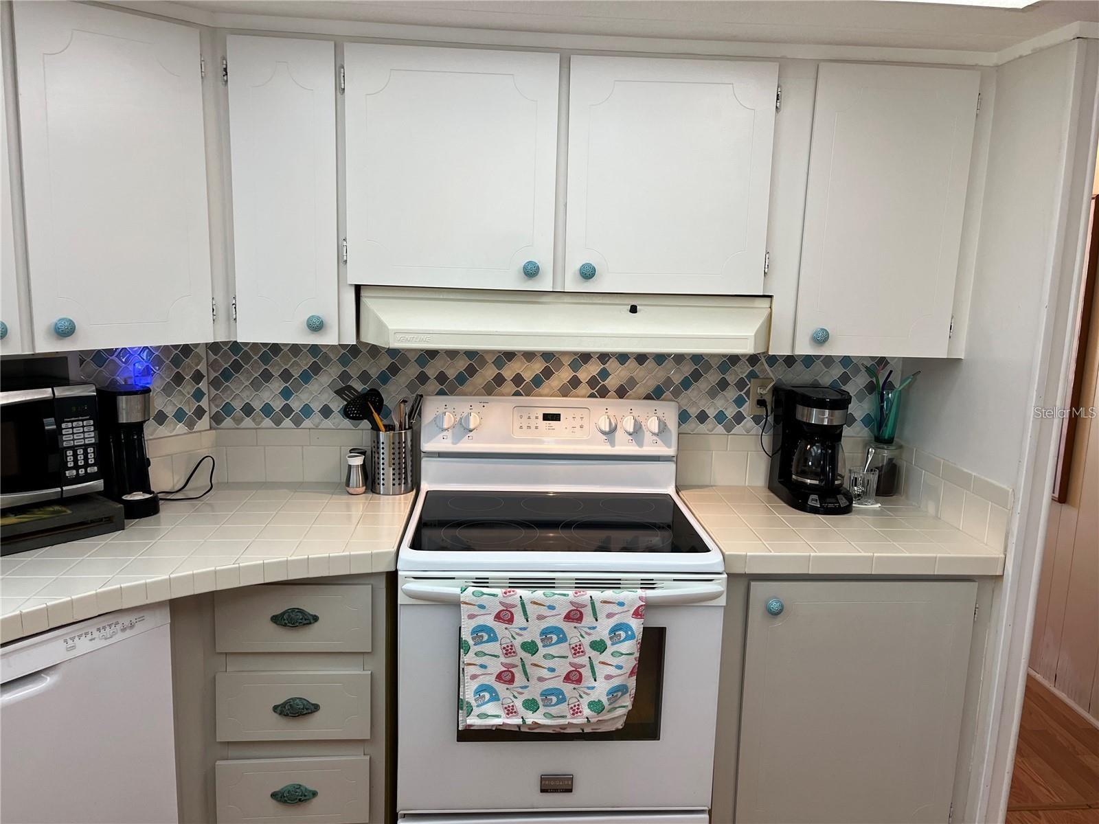 Image 18 of 53 For 919 Cortina Boulevard