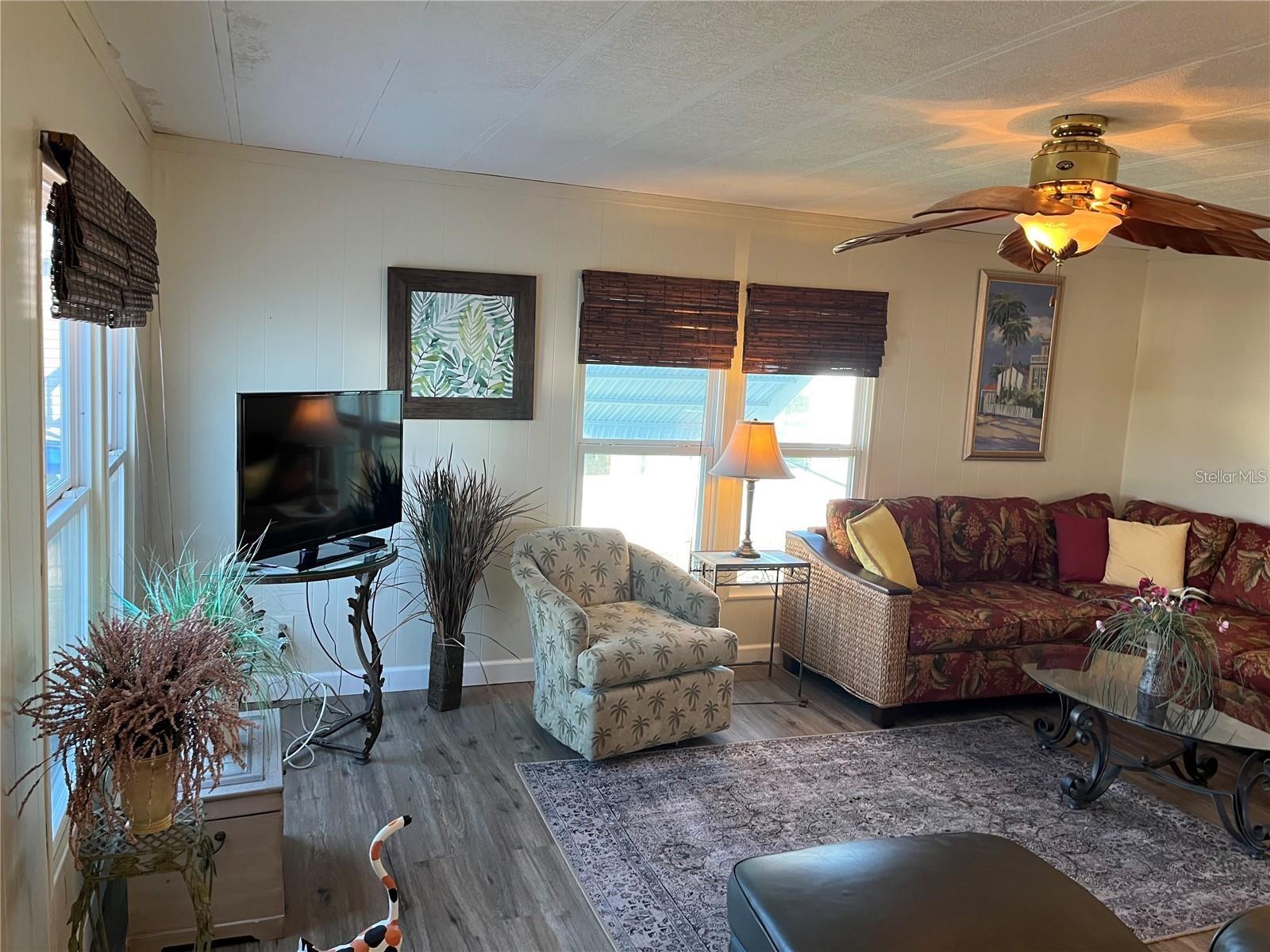 Image 20 of 53 For 919 Cortina Boulevard