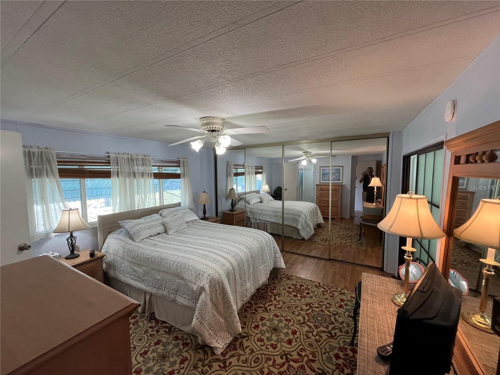 Image 25 of 53 For 919 Cortina Boulevard