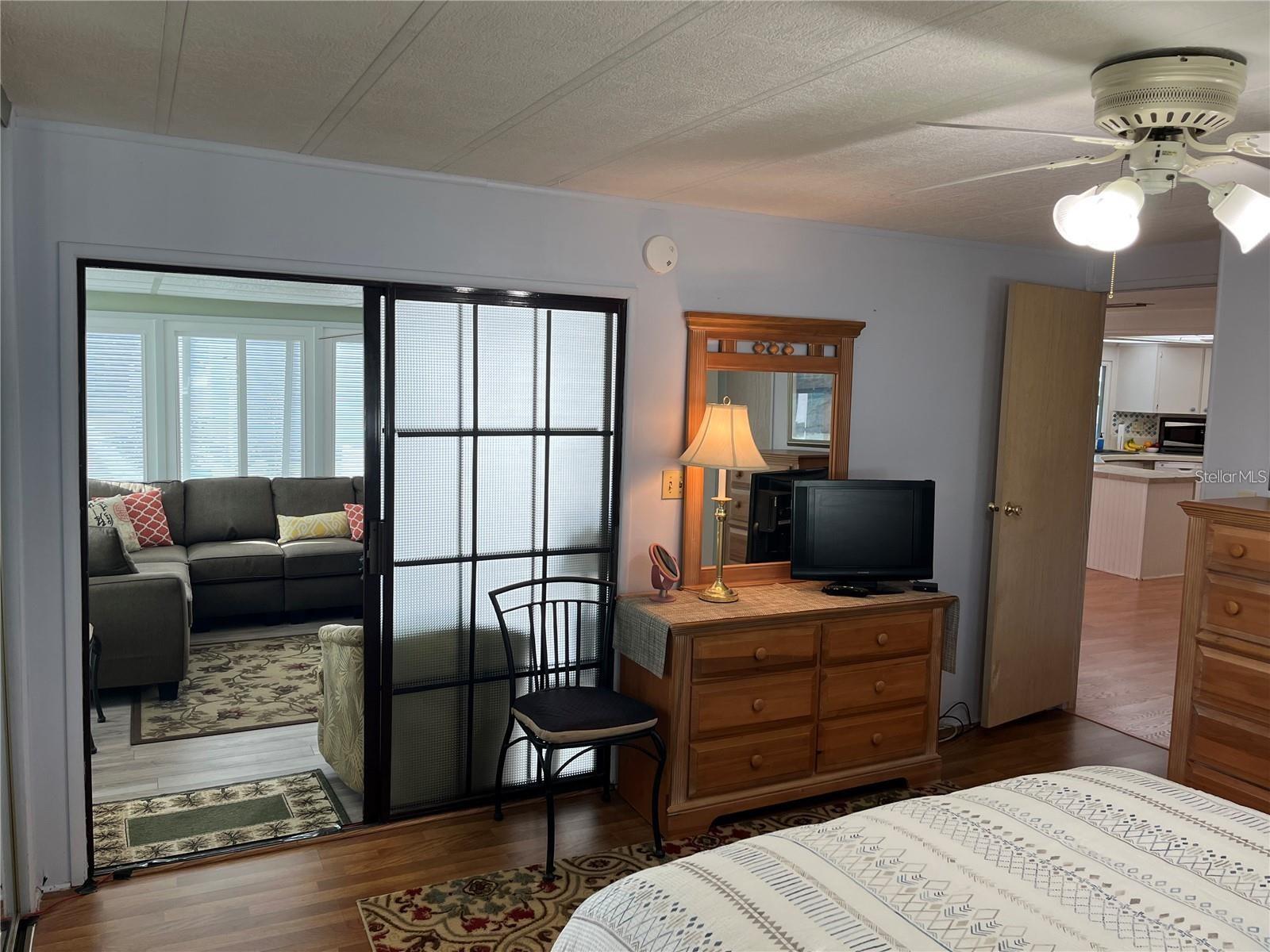 Image 29 of 53 For 919 Cortina Boulevard