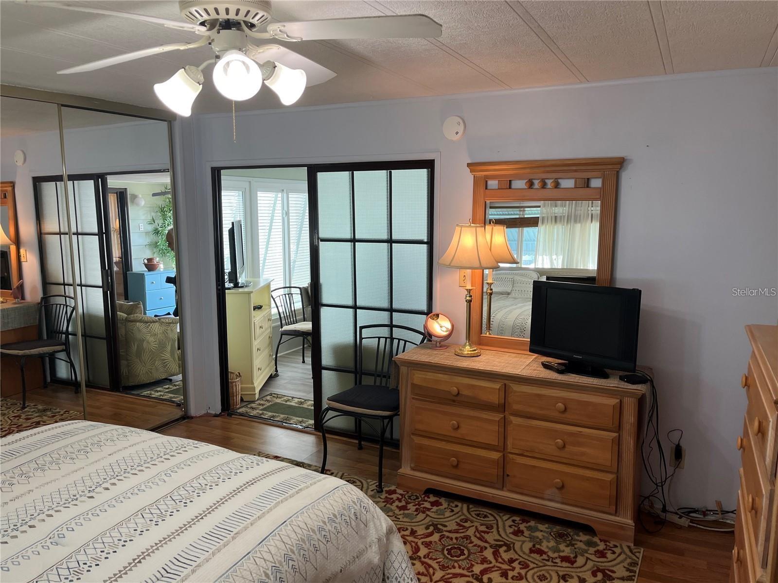 Image 31 of 53 For 919 Cortina Boulevard