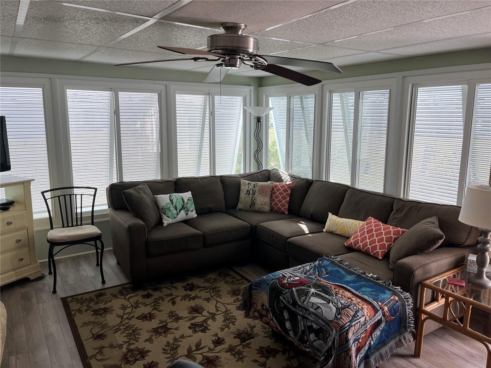 Image 38 of 53 For 919 Cortina Boulevard