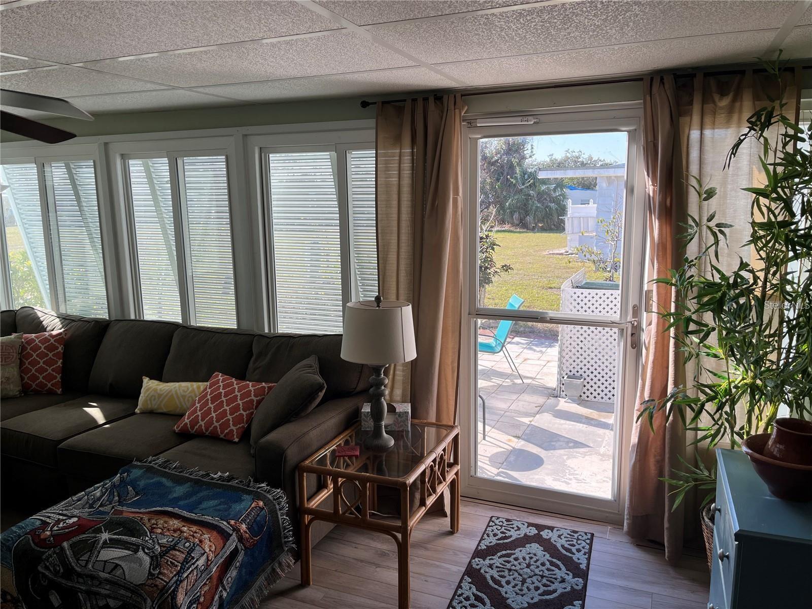 Image 39 of 53 For 919 Cortina Boulevard