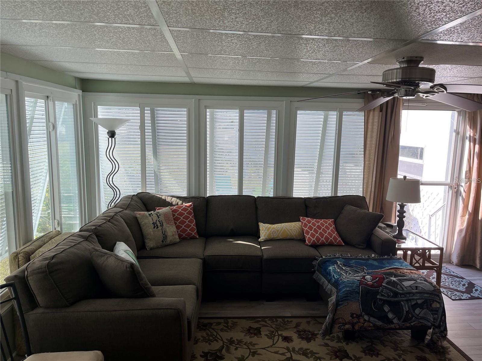 Image 41 of 53 For 919 Cortina Boulevard