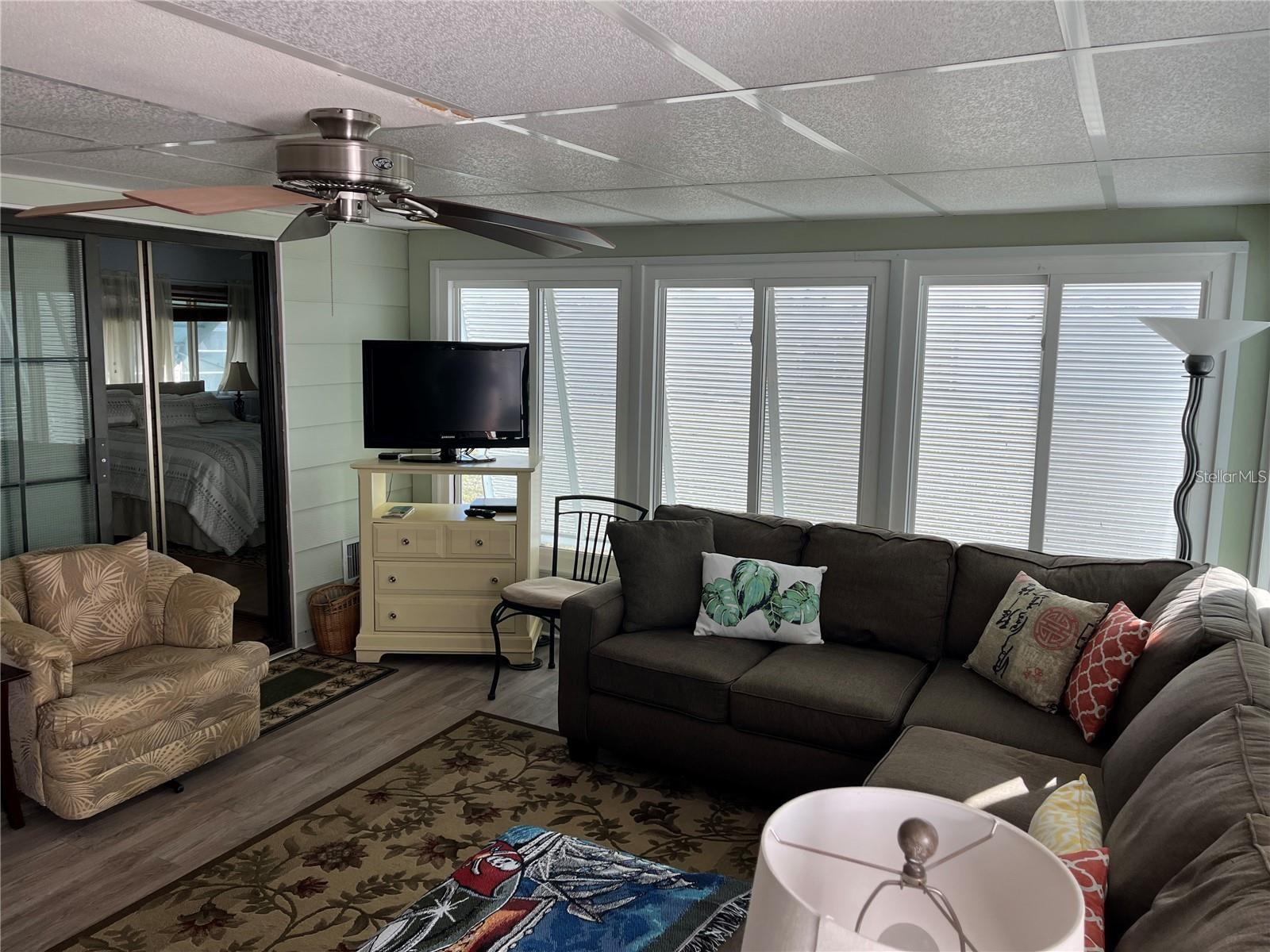 Image 42 of 53 For 919 Cortina Boulevard