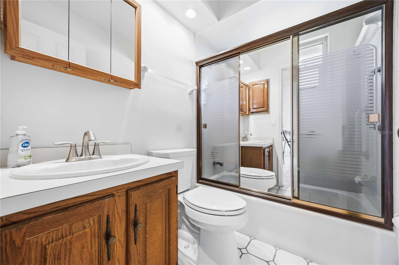 Image 18 of 45 For 114 Woodingham Drive