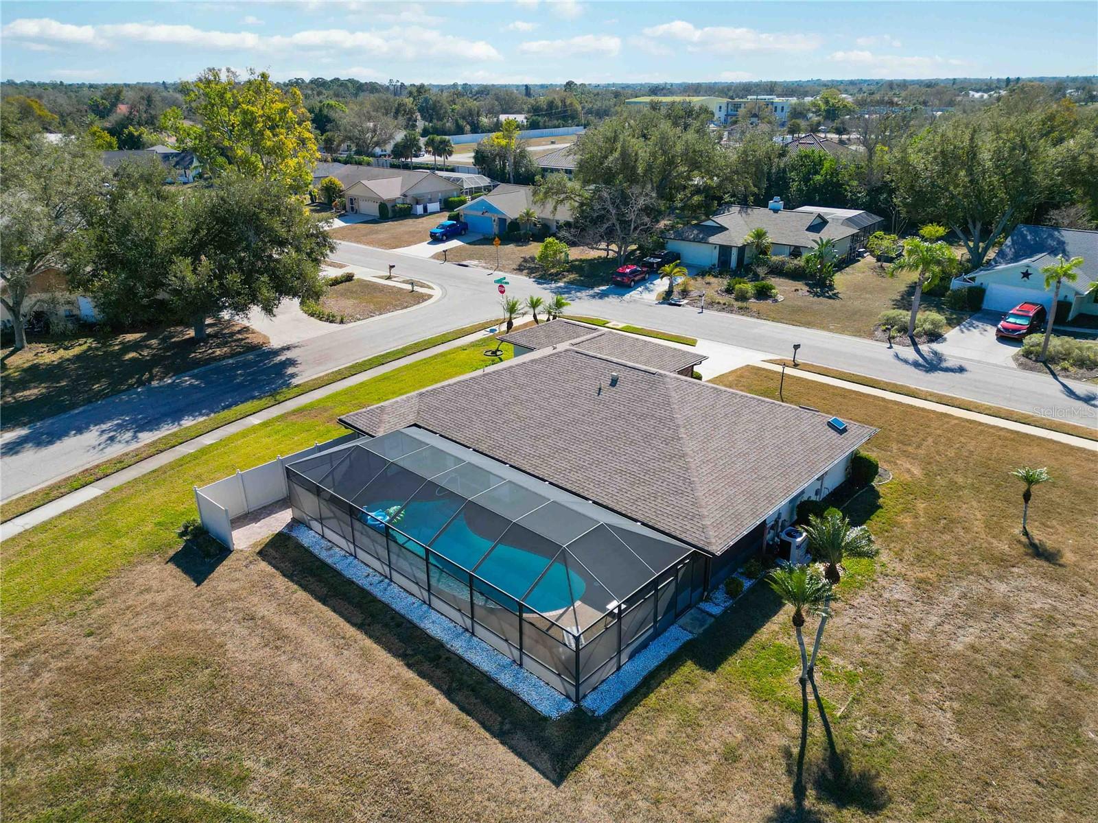 Image 38 of 45 For 114 Woodingham Drive