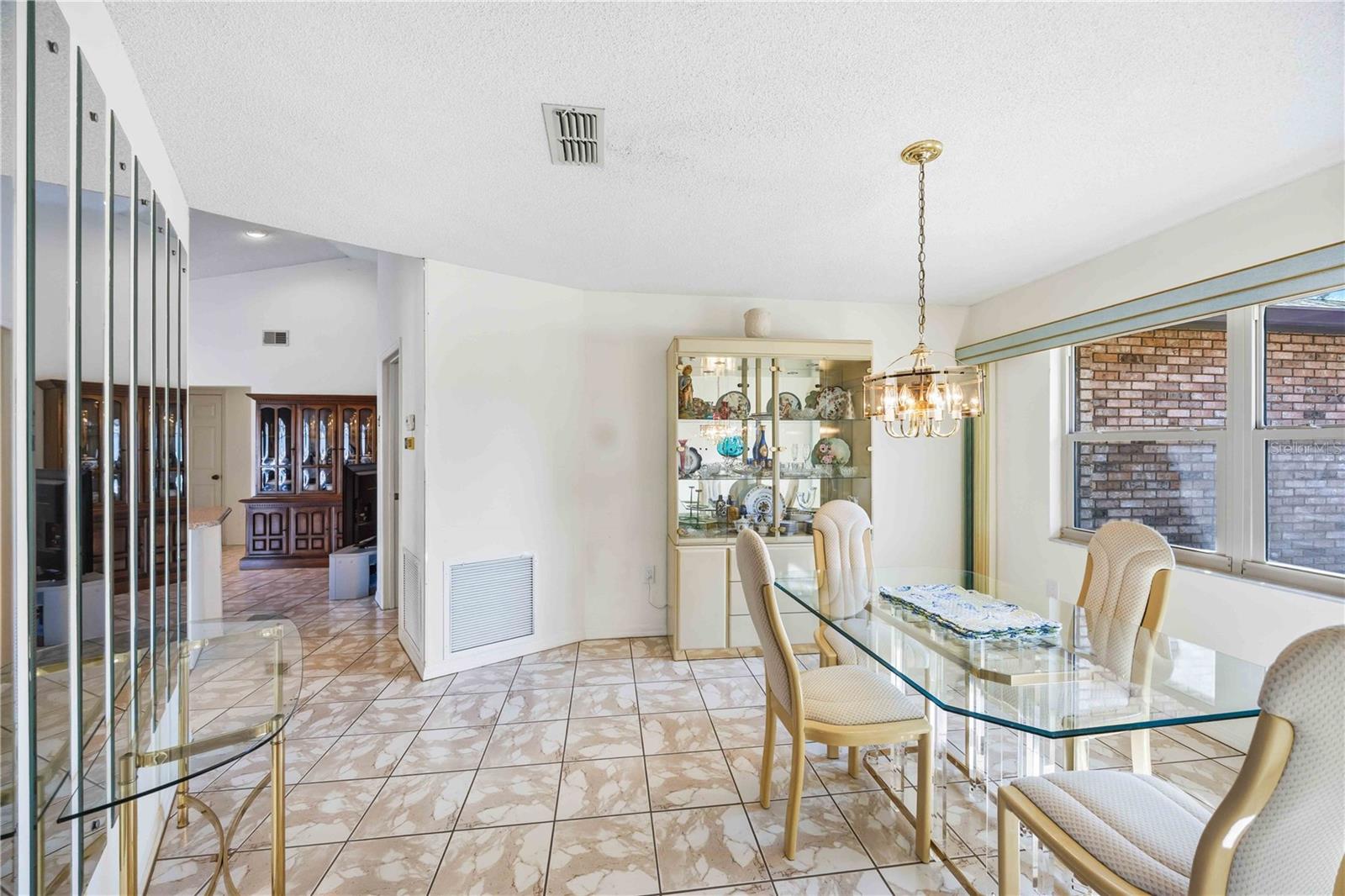 Image 9 of 45 For 114 Woodingham Drive