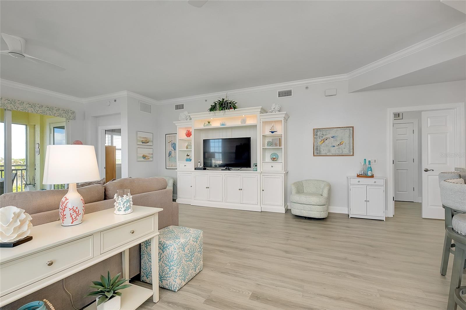 Image 13 of 76 For 10501 Amberjack Way 301