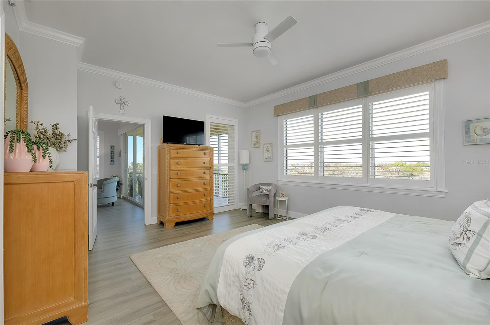 Image 22 of 76 For 10501 Amberjack Way 301