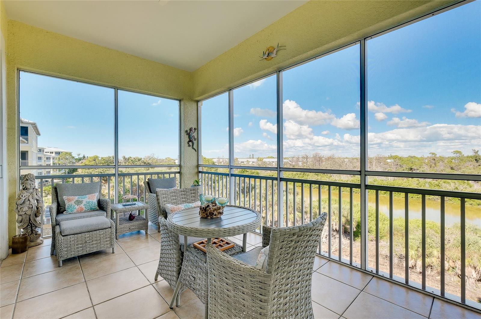 Image 38 of 76 For 10501 Amberjack Way 301