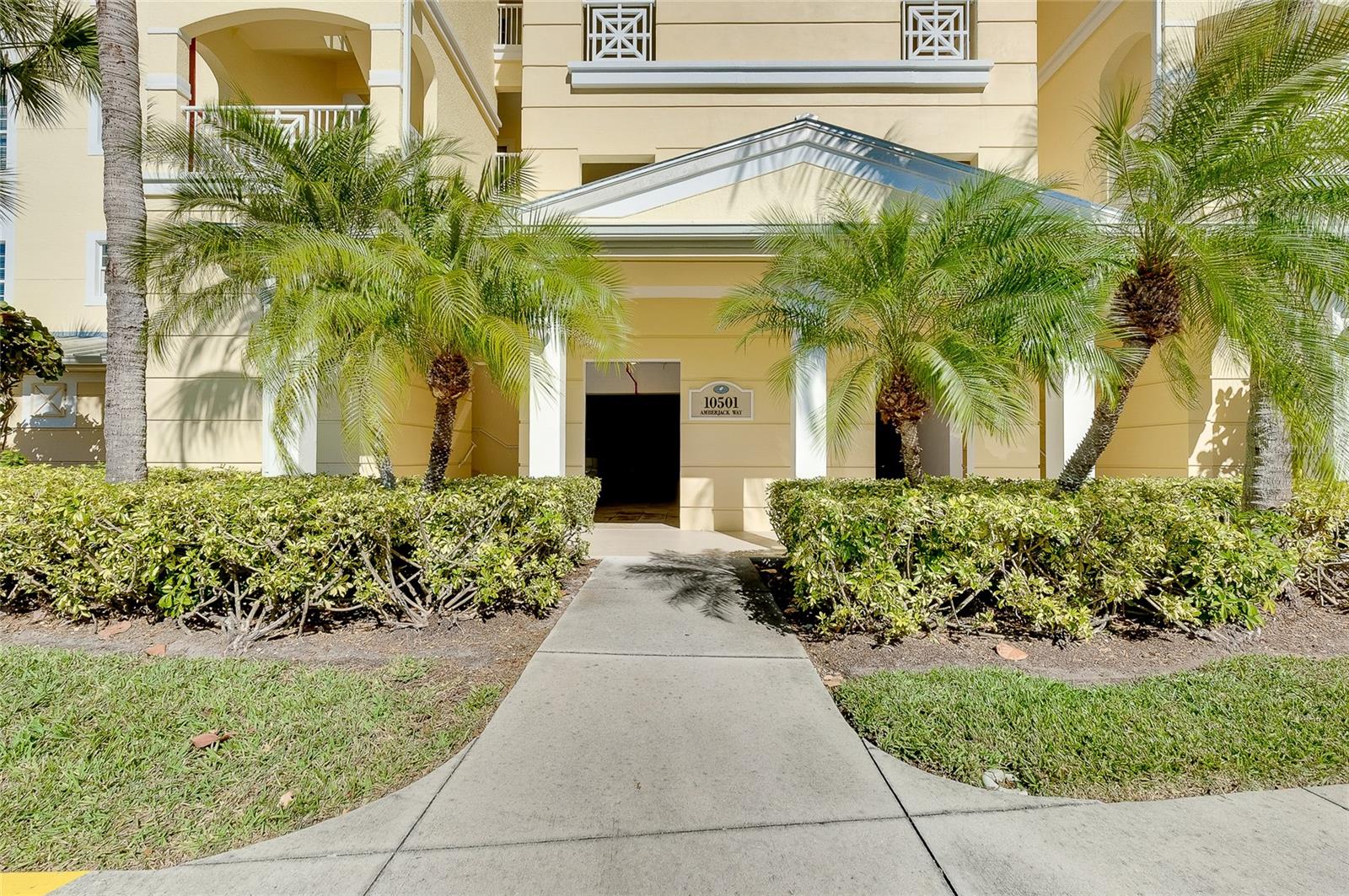 Image 43 of 76 For 10501 Amberjack Way 301