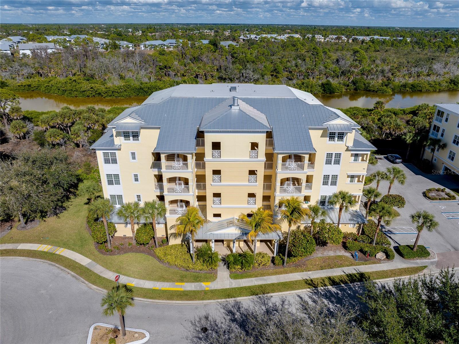 Image 47 of 76 For 10501 Amberjack Way 301