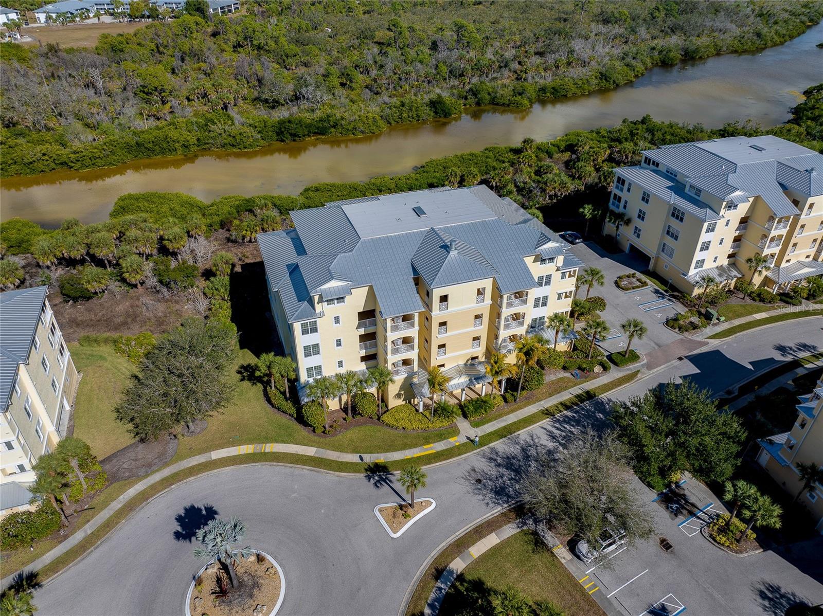 Image 48 of 76 For 10501 Amberjack Way 301