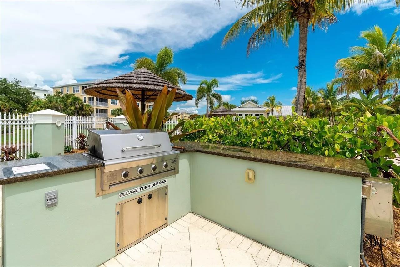 Image 63 of 76 For 10501 Amberjack Way 301