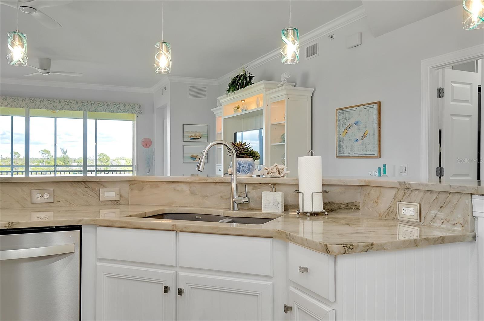 Image 8 of 76 For 10501 Amberjack Way 301