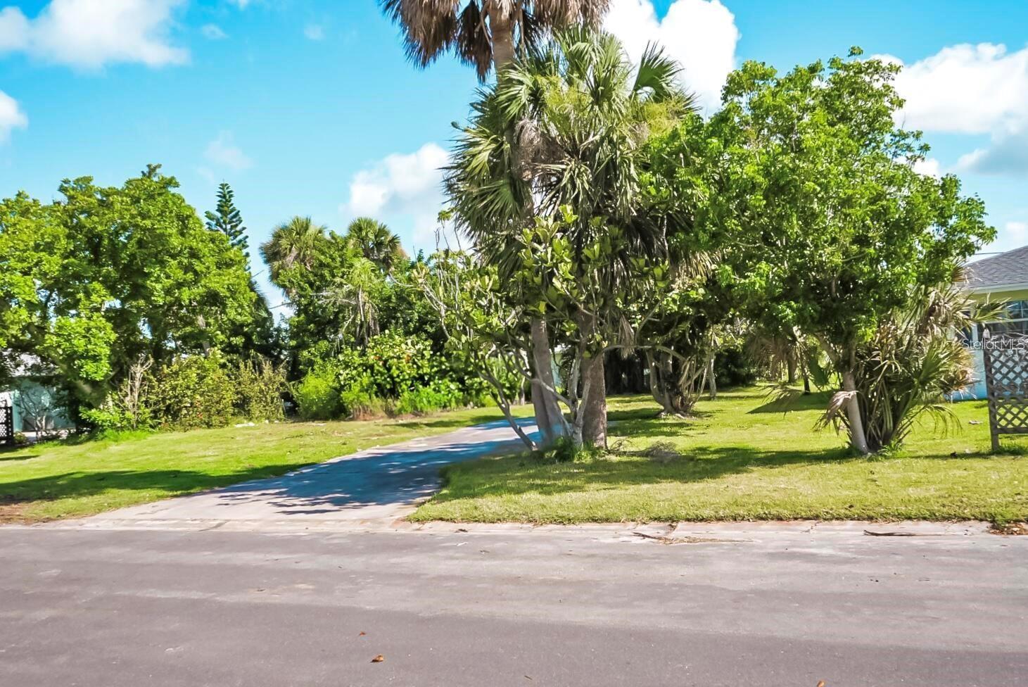 Image 21 of 28 For 1796 Florence Avenue