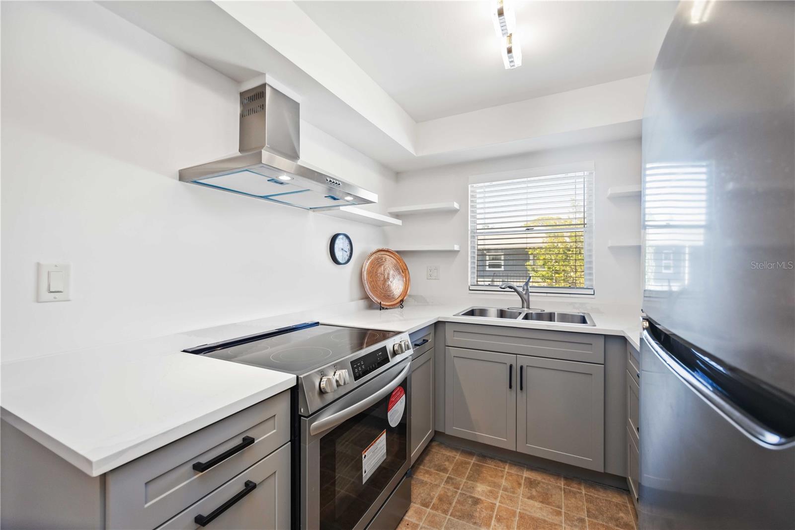 Image 14 of 42 For 236 Harbor Drive S 202