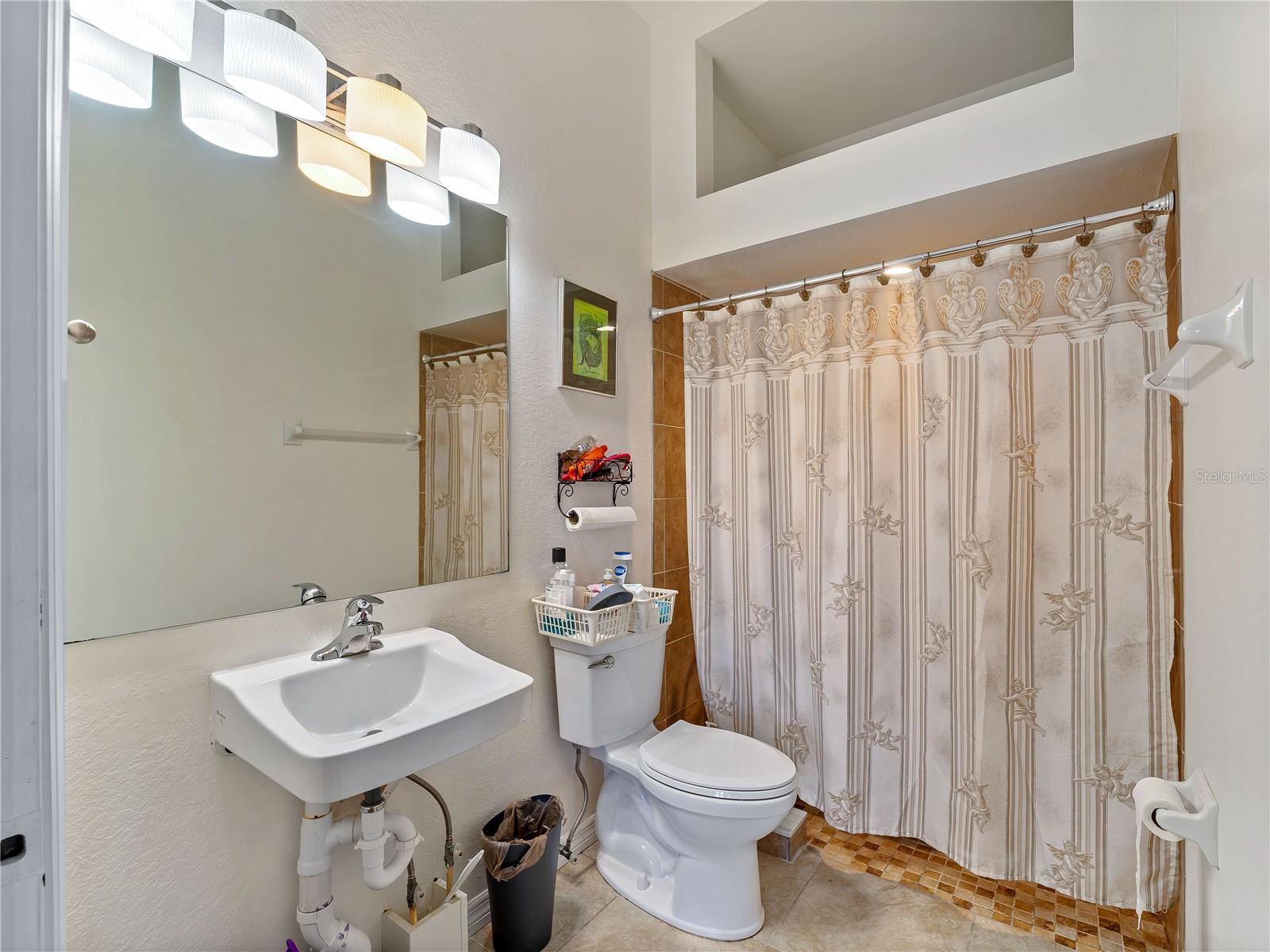 Image 31 of 57 For 120 Auburn Woods Circle