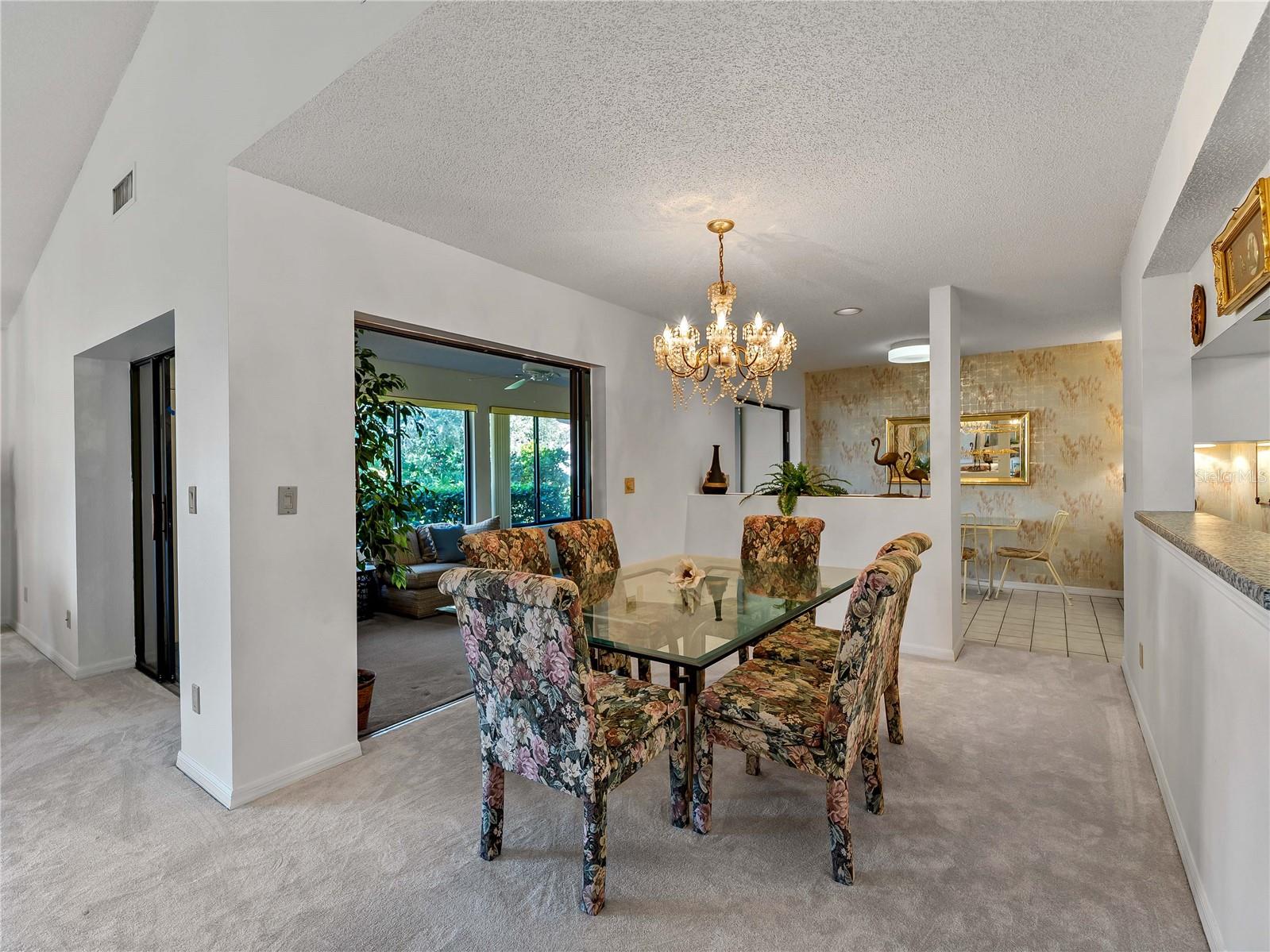 Image 10 of 53 For 3851 Wilshire Drive 9